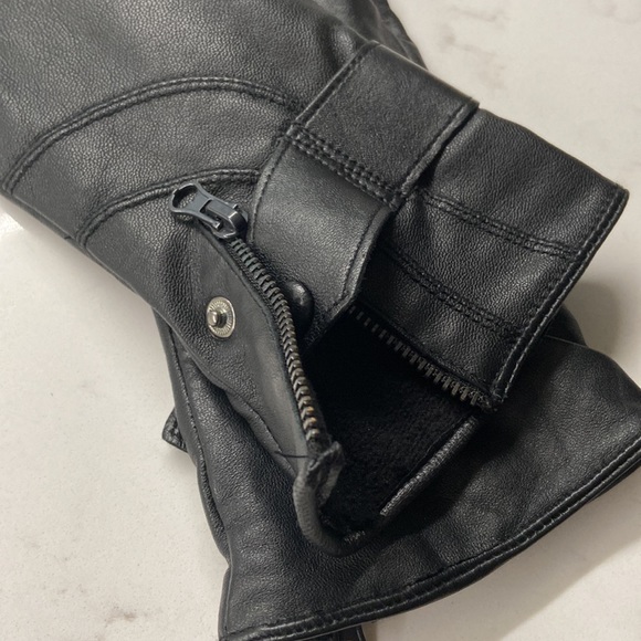 Black leather gloves - Picture 3 of 8